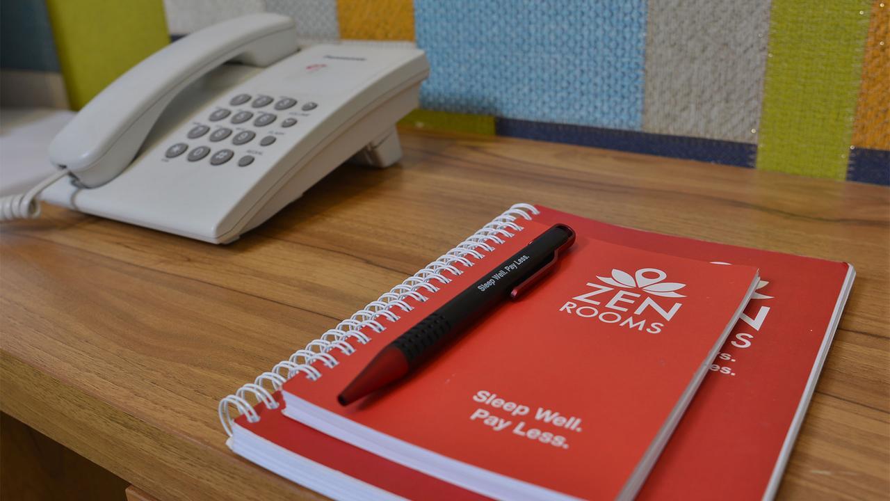 Zen Rooms Kuta Tuban Suites Экстерьер фото